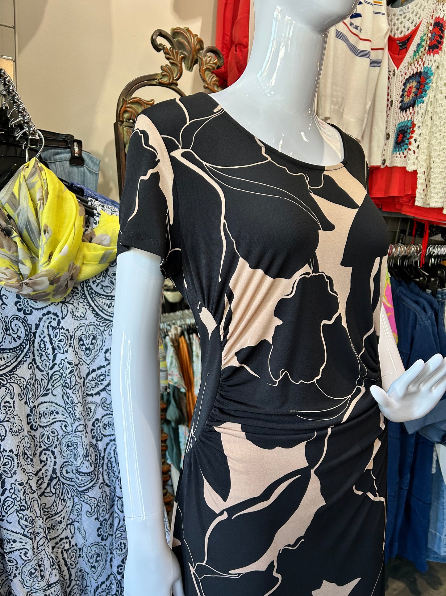 Bali – Cap Sleeve Midi Dress with Tropical Floral Print