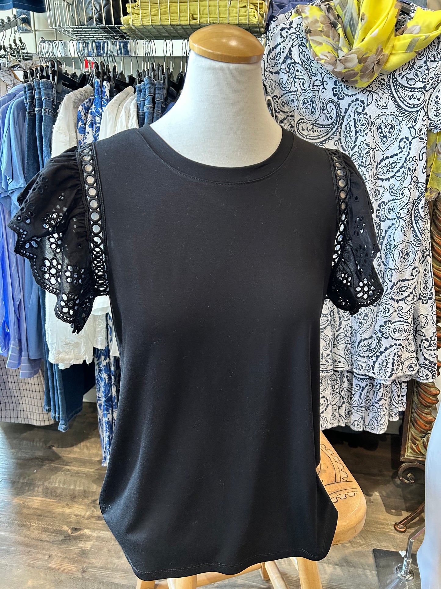 Bali – Lace Ruffle Short Sleeve Tee