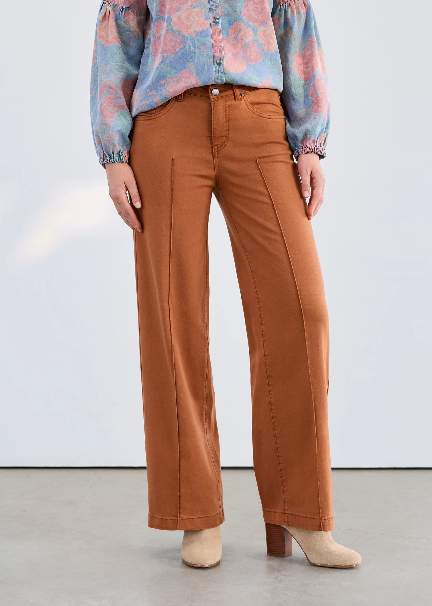 FDJ Olivia Wide Leg Jeans in bronze, styled for women at Gayle’s Fashions Canada.