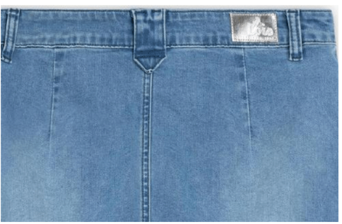 Lois – Denim Skirt in Light Blue Wash
