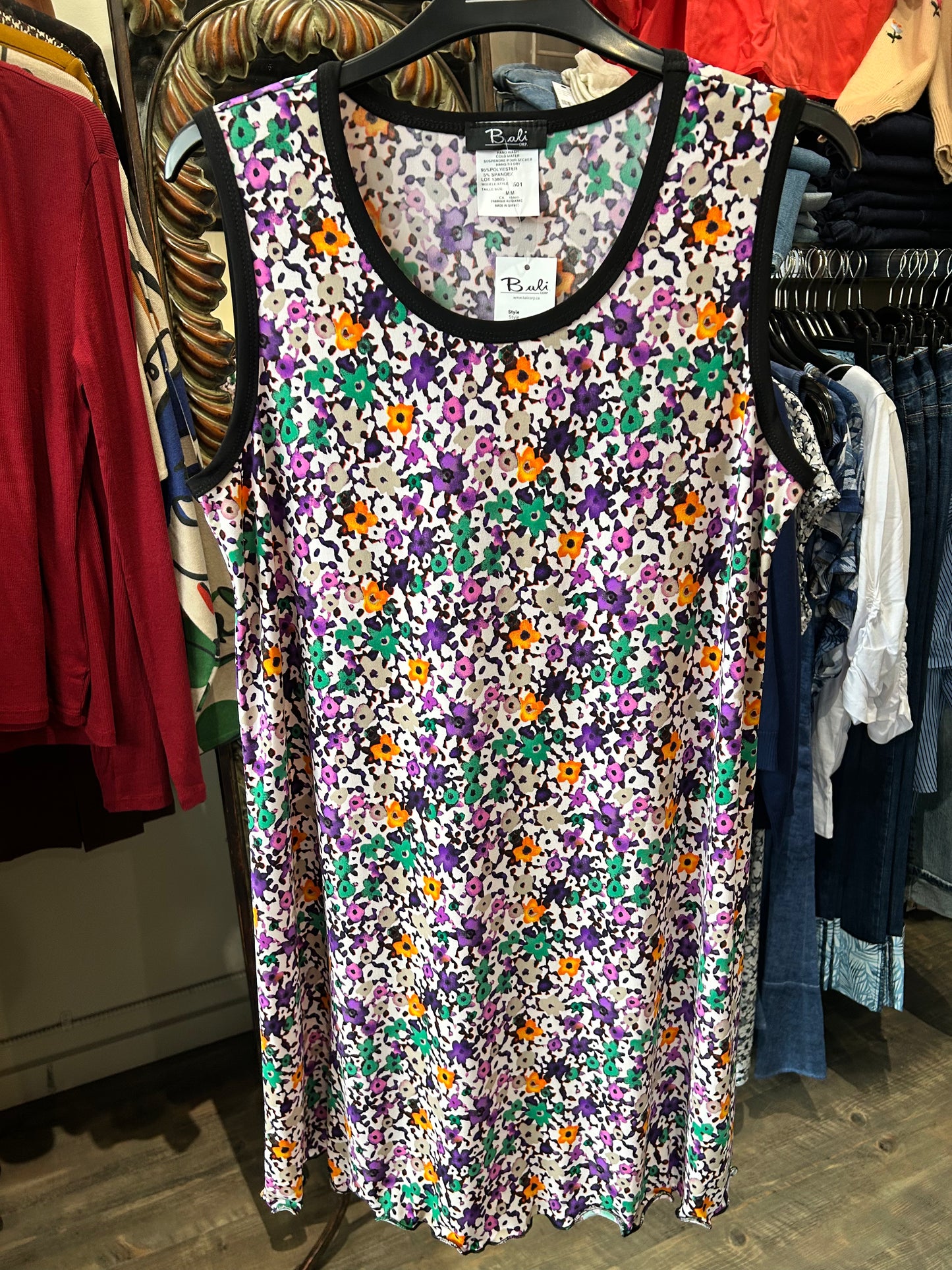 Bali – Sleeveless Knee-Length Dress with Contrast Binding