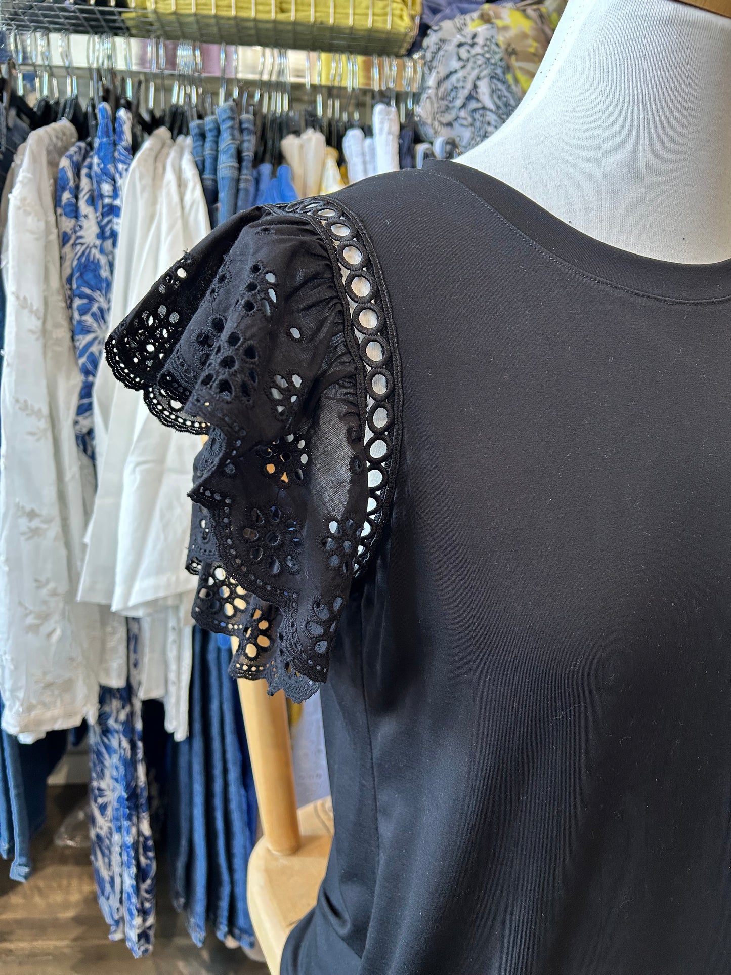 Bali – Lace Ruffle Short Sleeve Tee