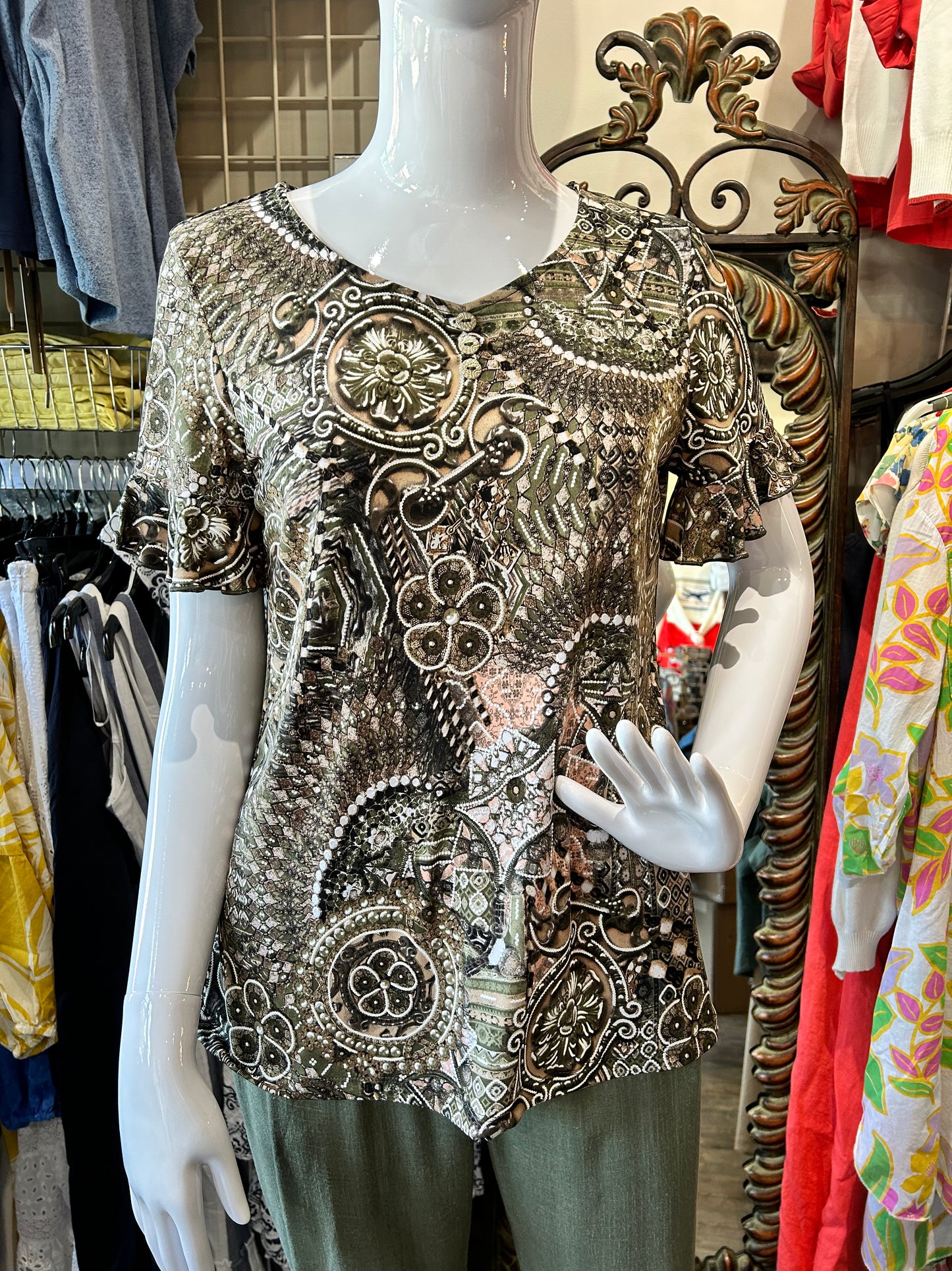 Bali – V-Neck Tee with Frill Sleeve Detail