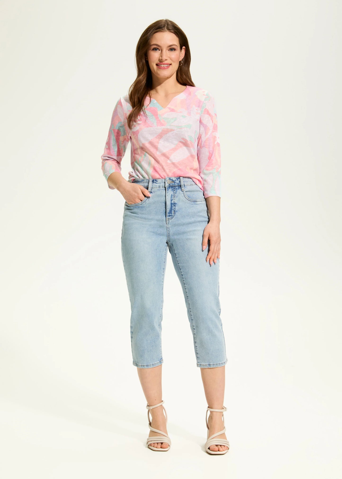 FDJ French Dressing – Suzanne Capri, Higher Rise (Light Wash)