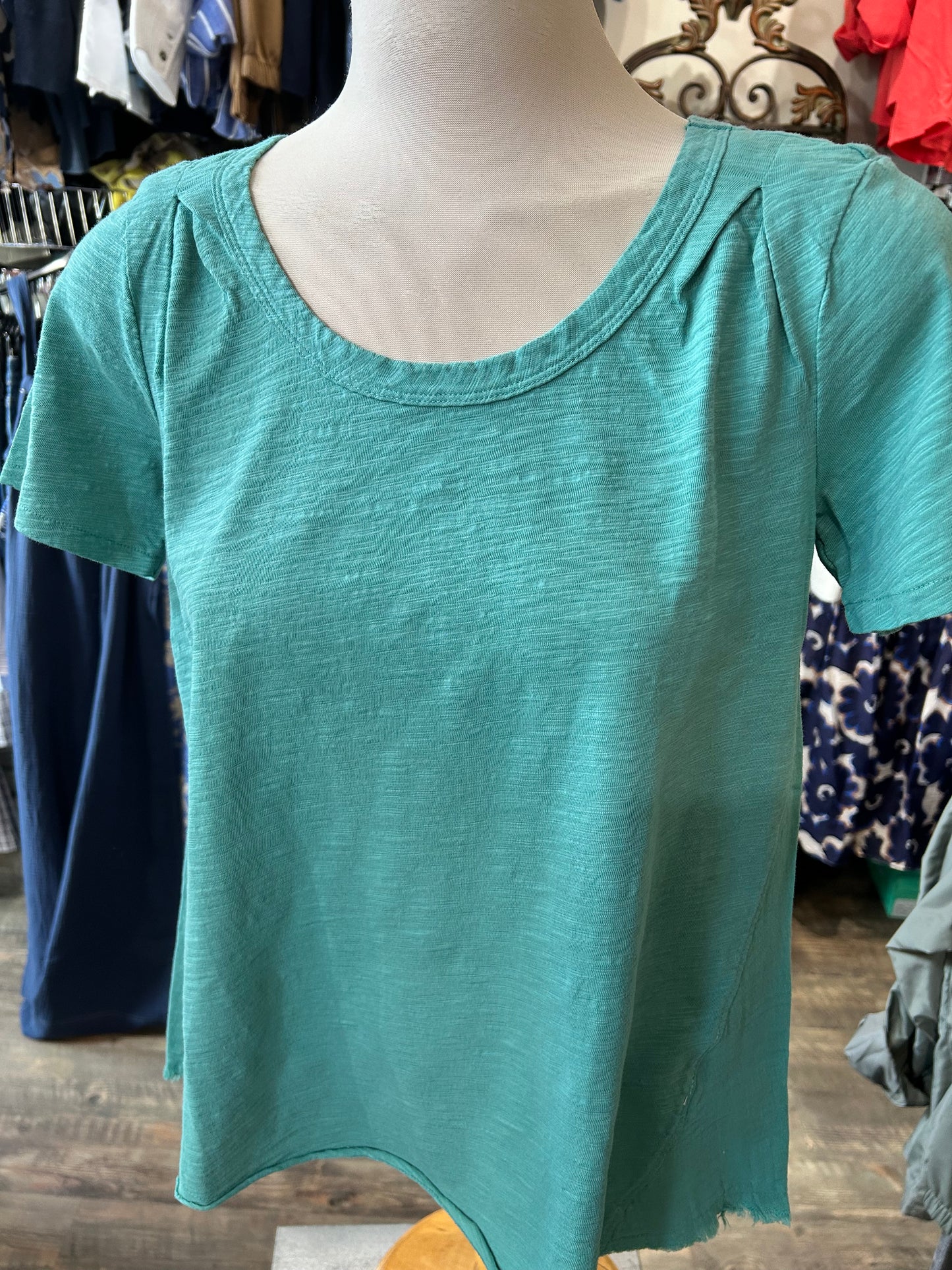 Mododoc – Raw Edge Pleated Shoulder Tee