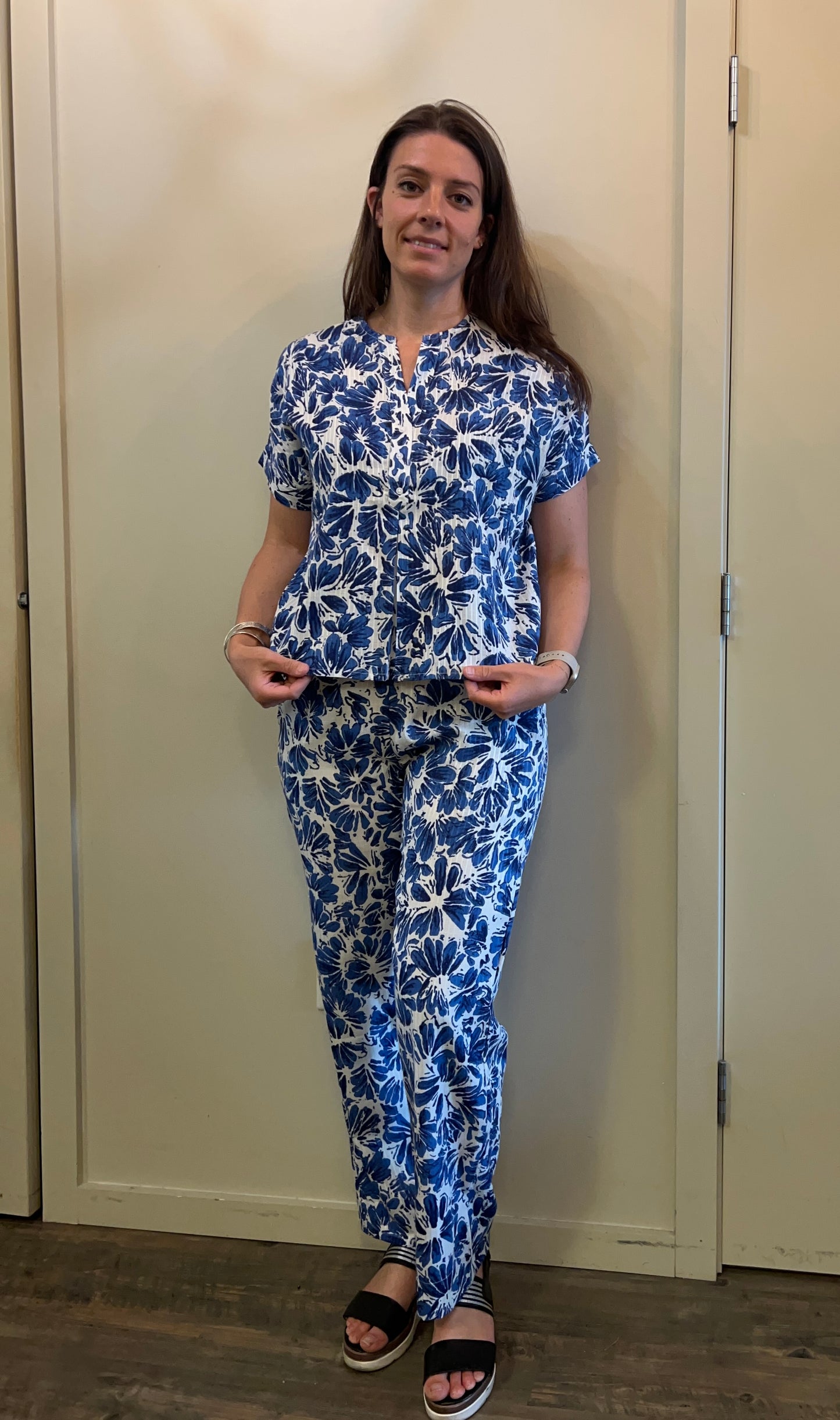 Dress Addict - Blue/White Floral Top