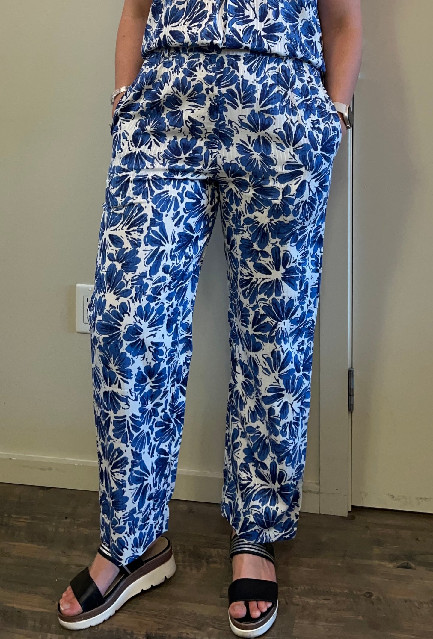 Dress Addict - Wide Leg Crop Pants