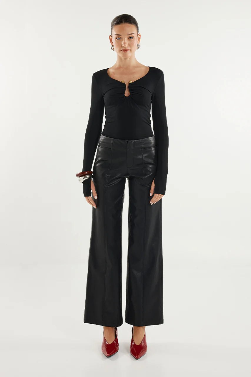 Madison the Label - Leanne V‑Neck Long‑Sleeve Top