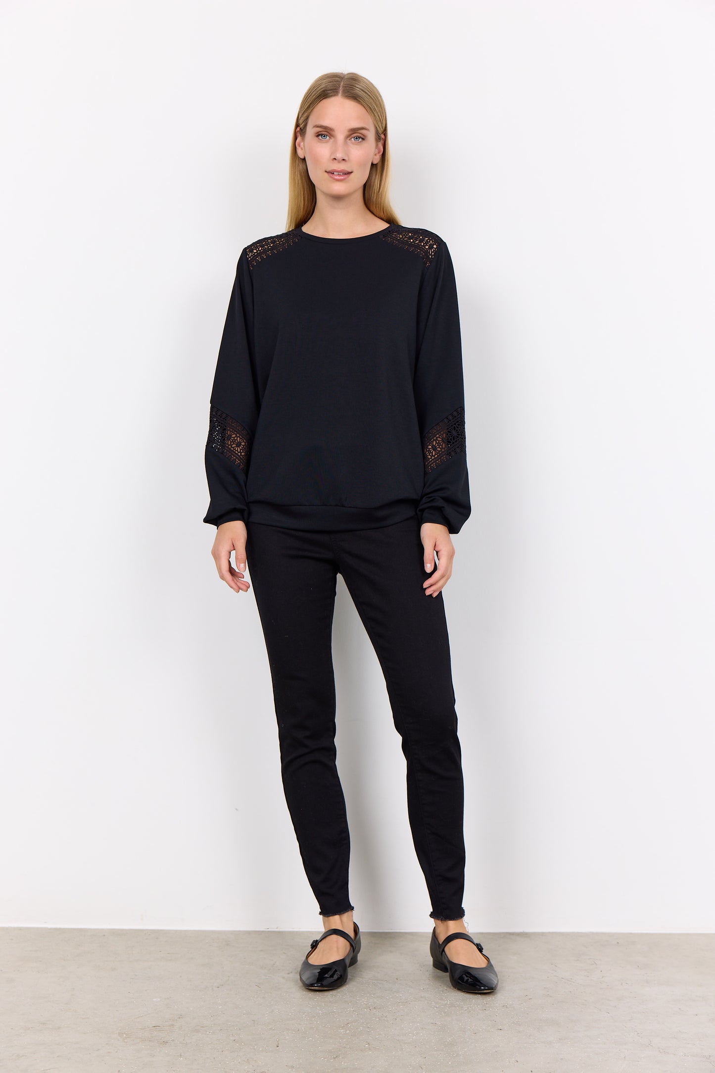 Soya Concept - BANU Soft Sweatshirt in Black