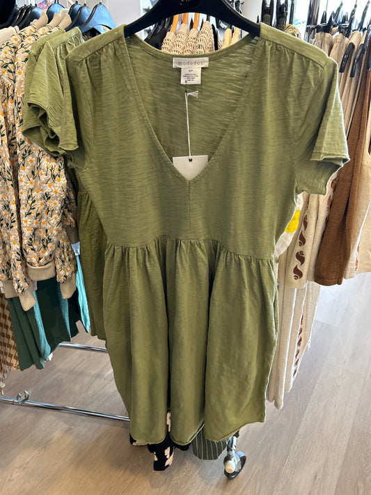 Mododoc – Baby Doll V-Neck Shirred Dress