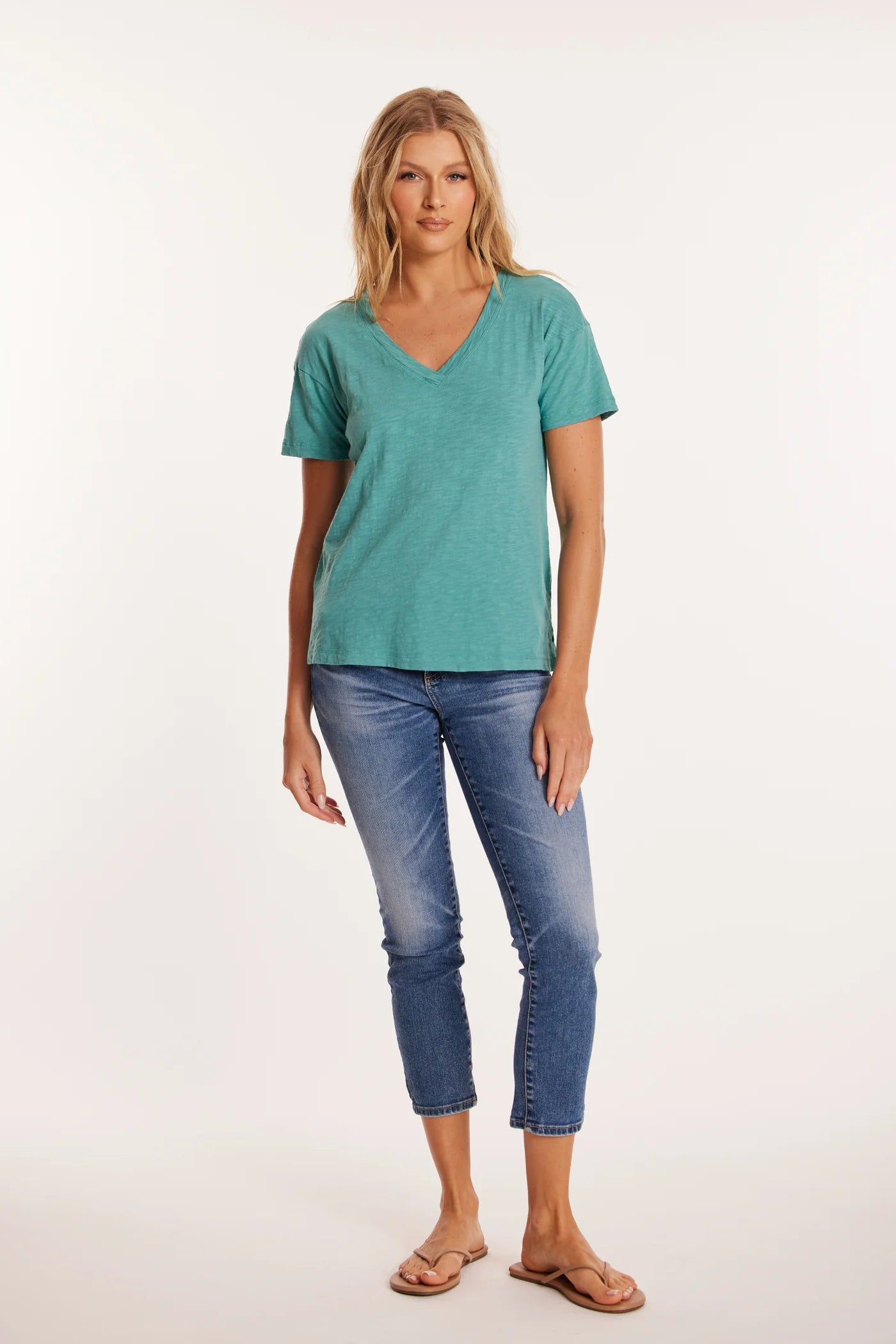 Mododoc – Short Sleeve V-Neck Tee