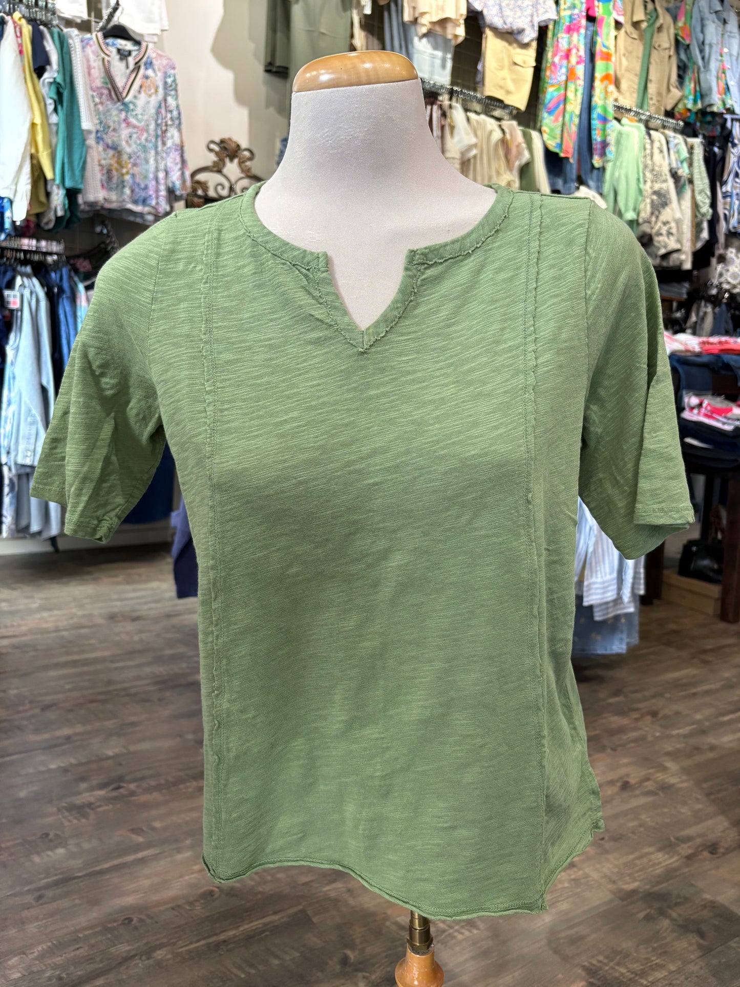 Mododoc – Oversized Cotton Tee with V-Neck Detail