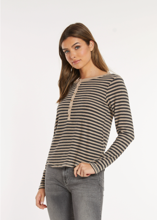 Mododoc – Long Sleeve Slim Shirttail Henley