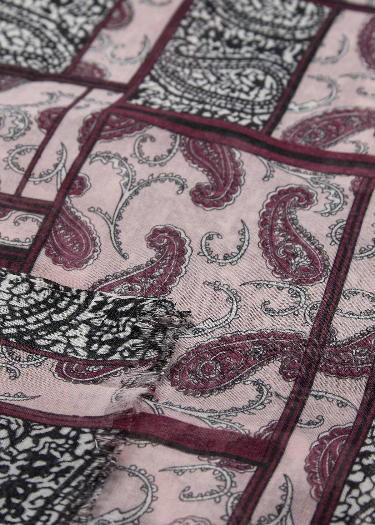 Soya Concept - IMOA Pink Paisley Scarf