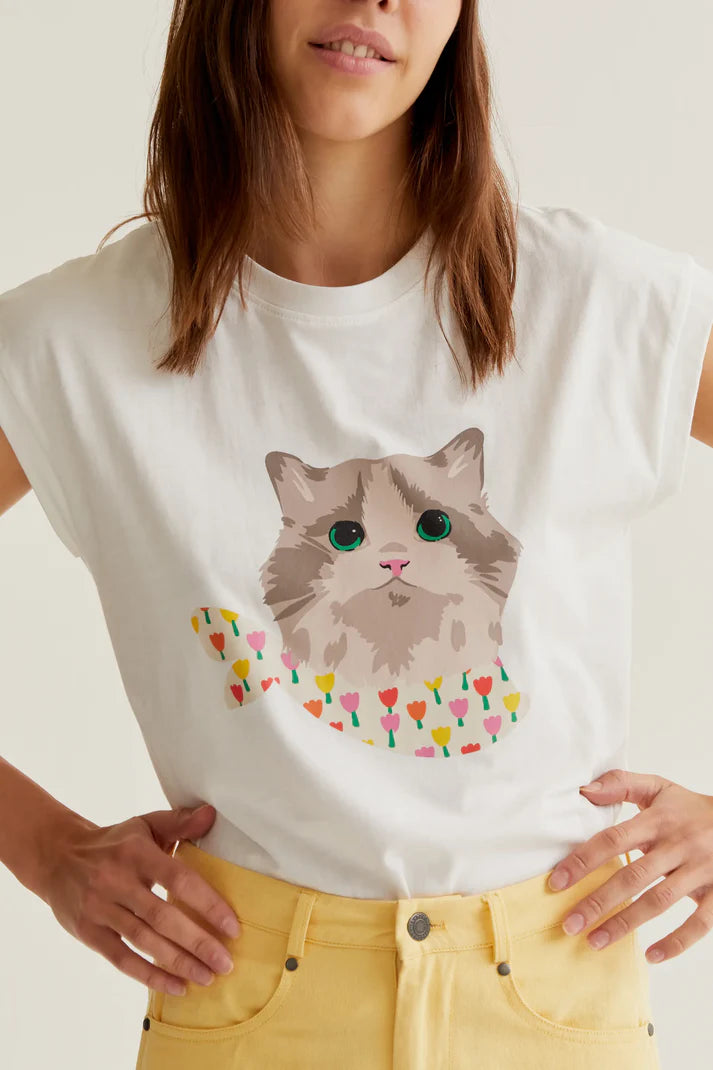 Compañía Fantástica – Cat Print Wide Shoulder Tee
