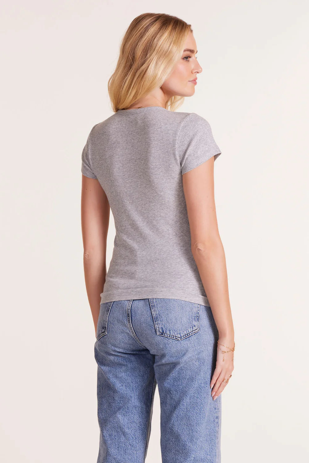Bobi – Scoop Neck Fitted Crop Tee