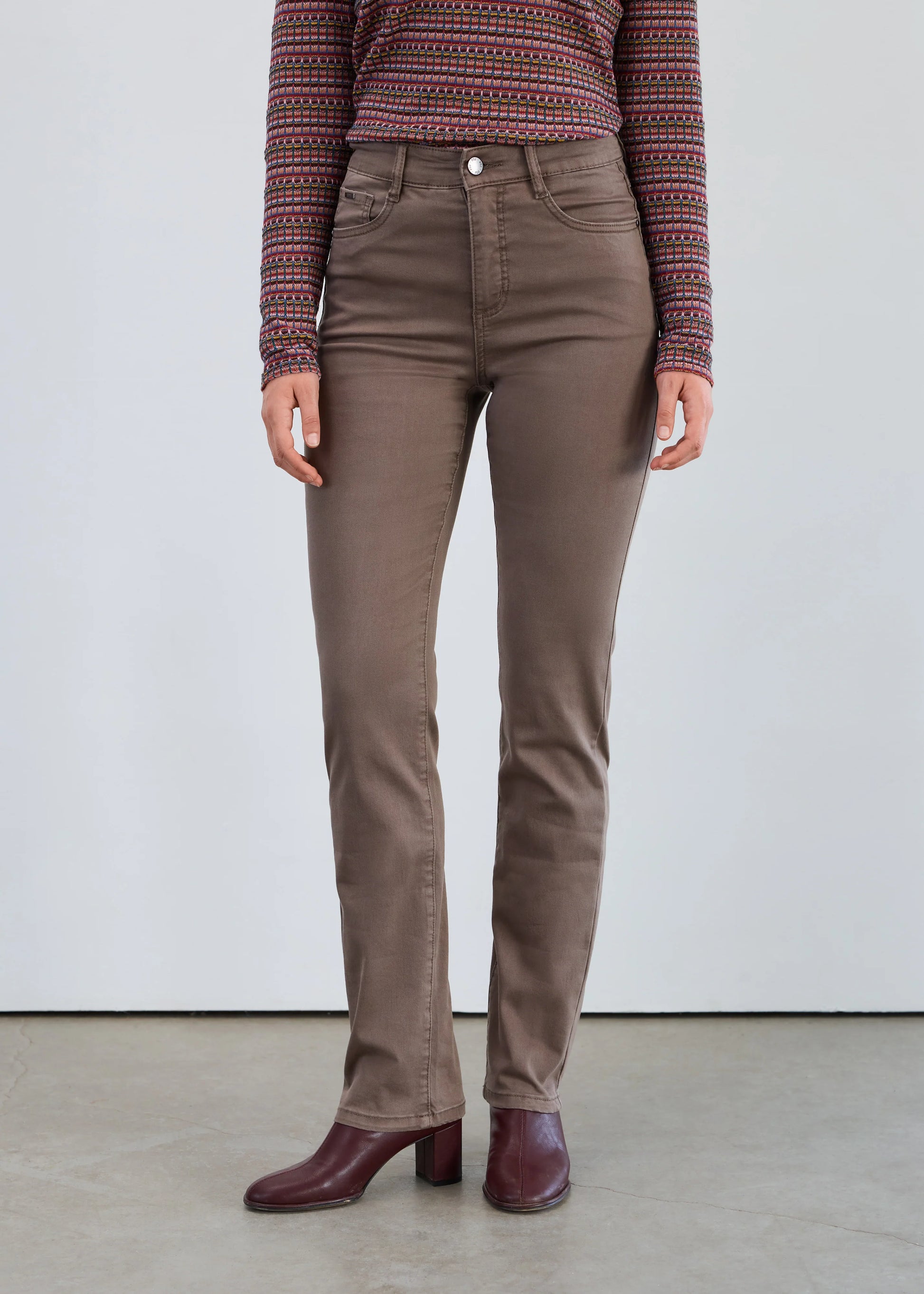 Front view of taupe FDJ Suzanne Straight Leg Jeans for women, Gayle’s Fashions Canada.