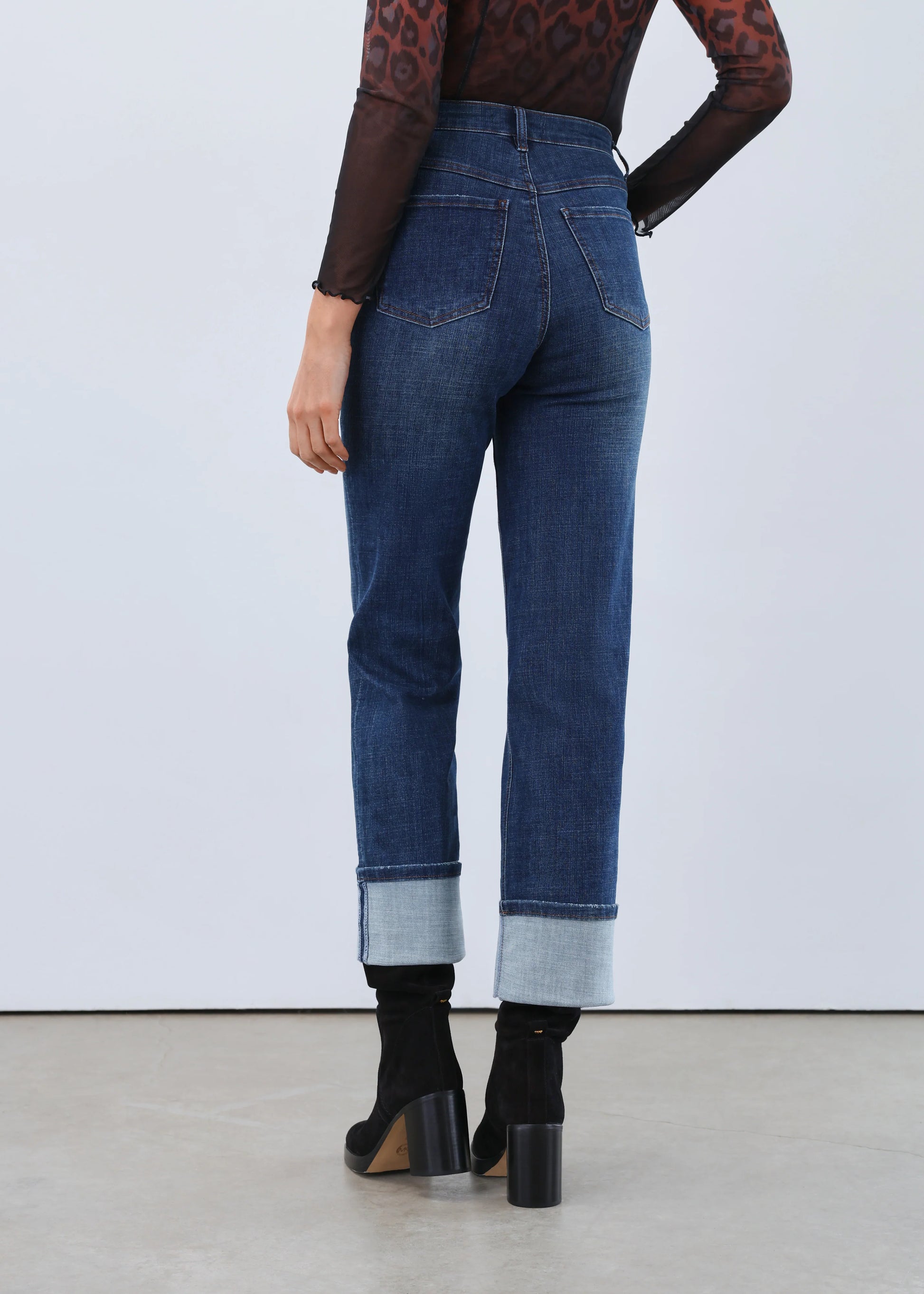 Back view of FDJ Suzanne Straight Ankle Jeans, women’s denim fashion Canada.