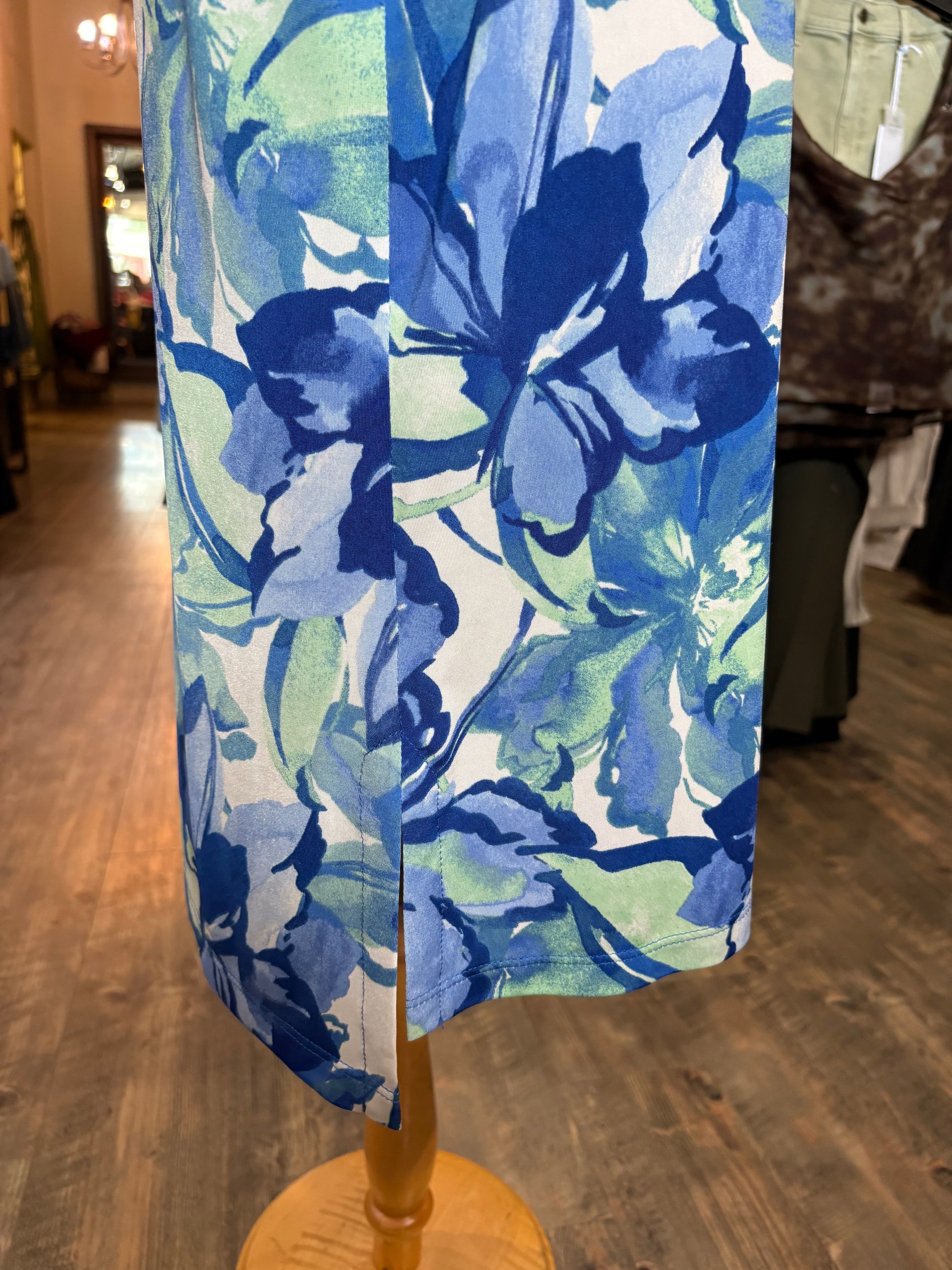 Bali – Sleeveless Floral Top (Blue) - Gayle's Fashions