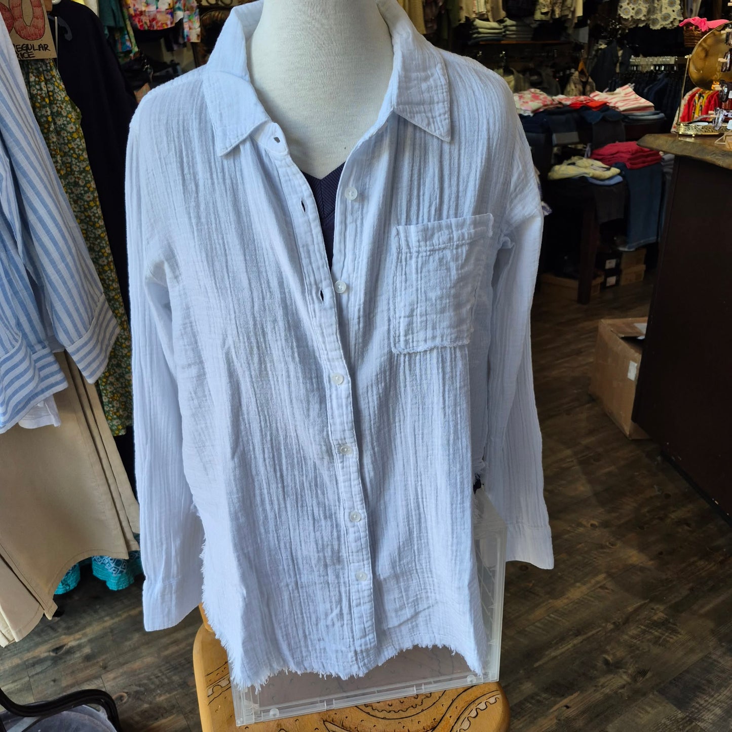 Mododoc – Long Sleeve Button-Up Shirt (White Halo)