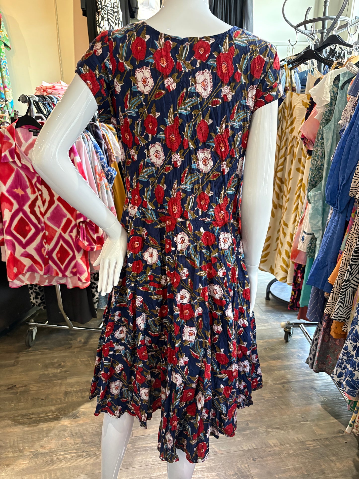 Dress Addict – Cap Sleeve V-Neck Midi Dress with Front Pockets
