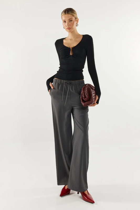 Madison the Label - Leanne V‑Neck Long‑Sleeve Top