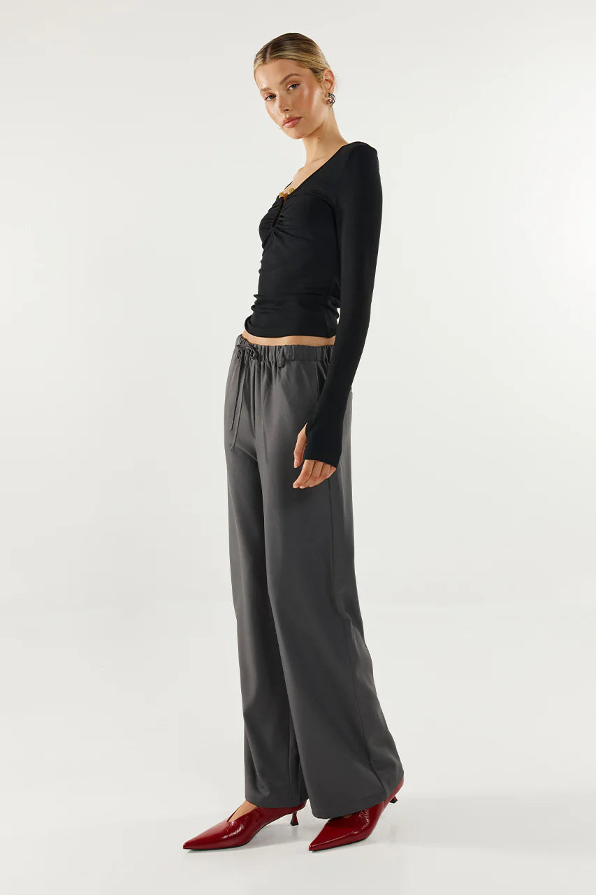 Madison the Label - Leanne V‑Neck Long‑Sleeve Top