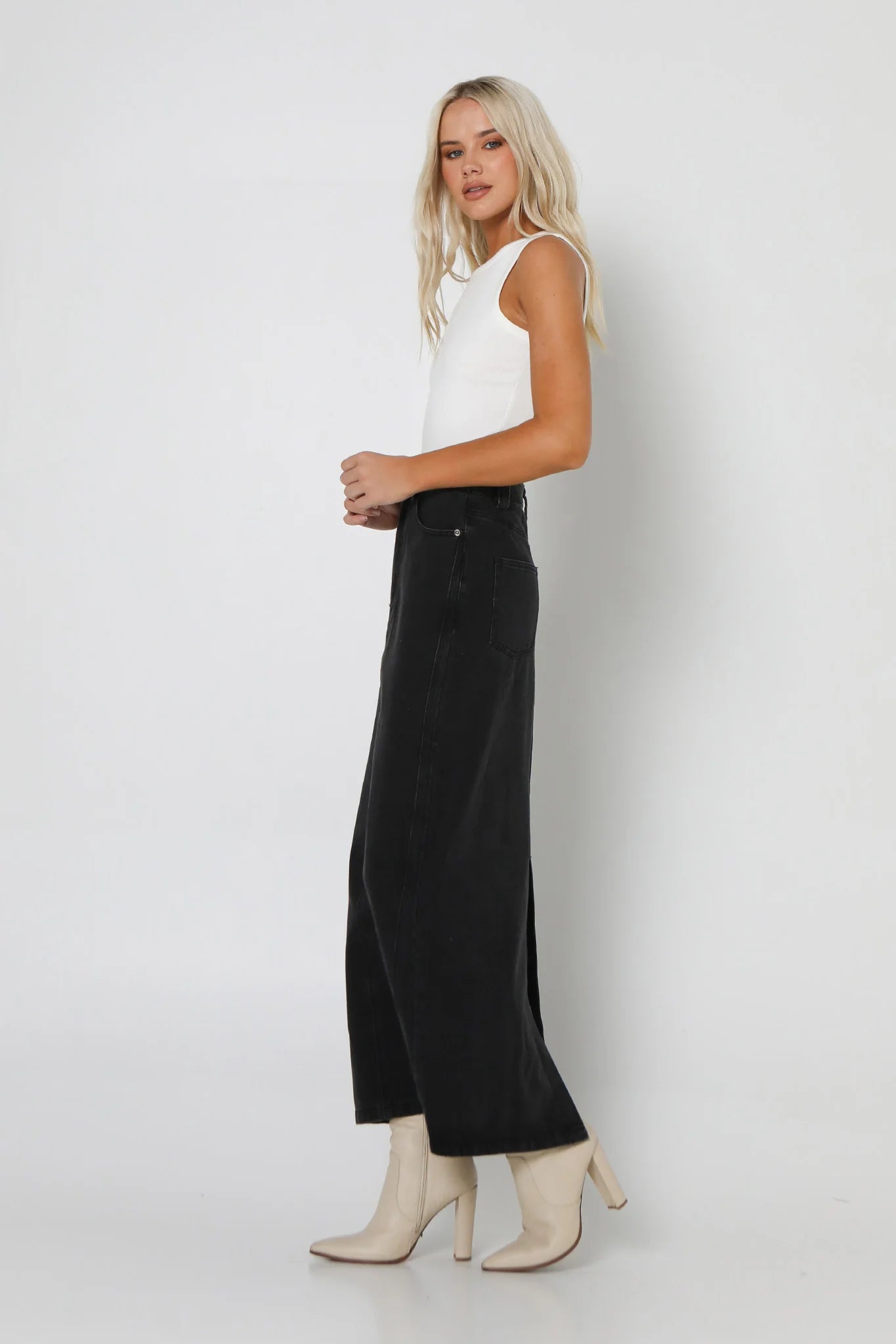 Lost in Lunar - Oslo Maxi Skirt in Black