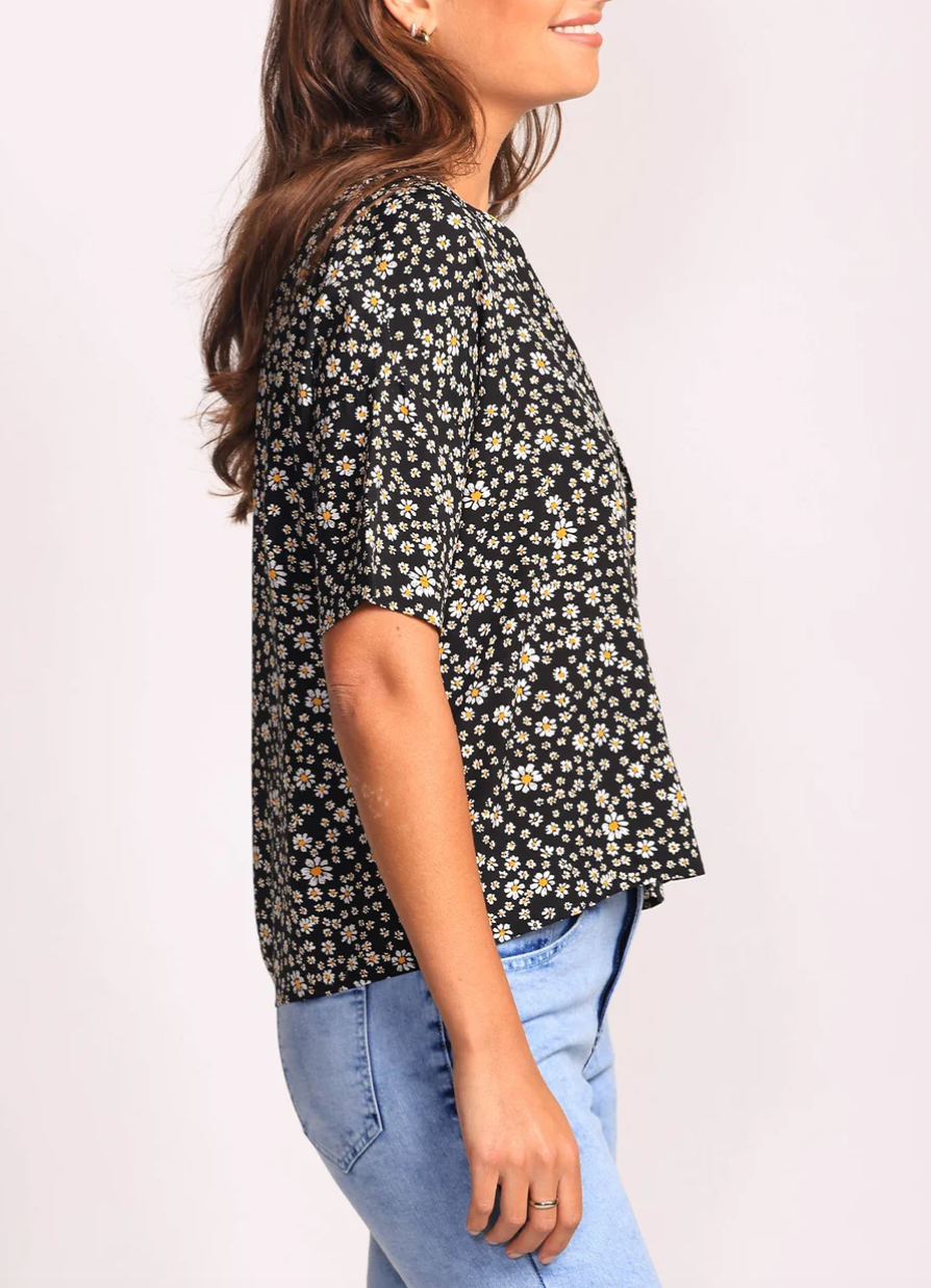 Pink Martini Flo Top in Black Daisy