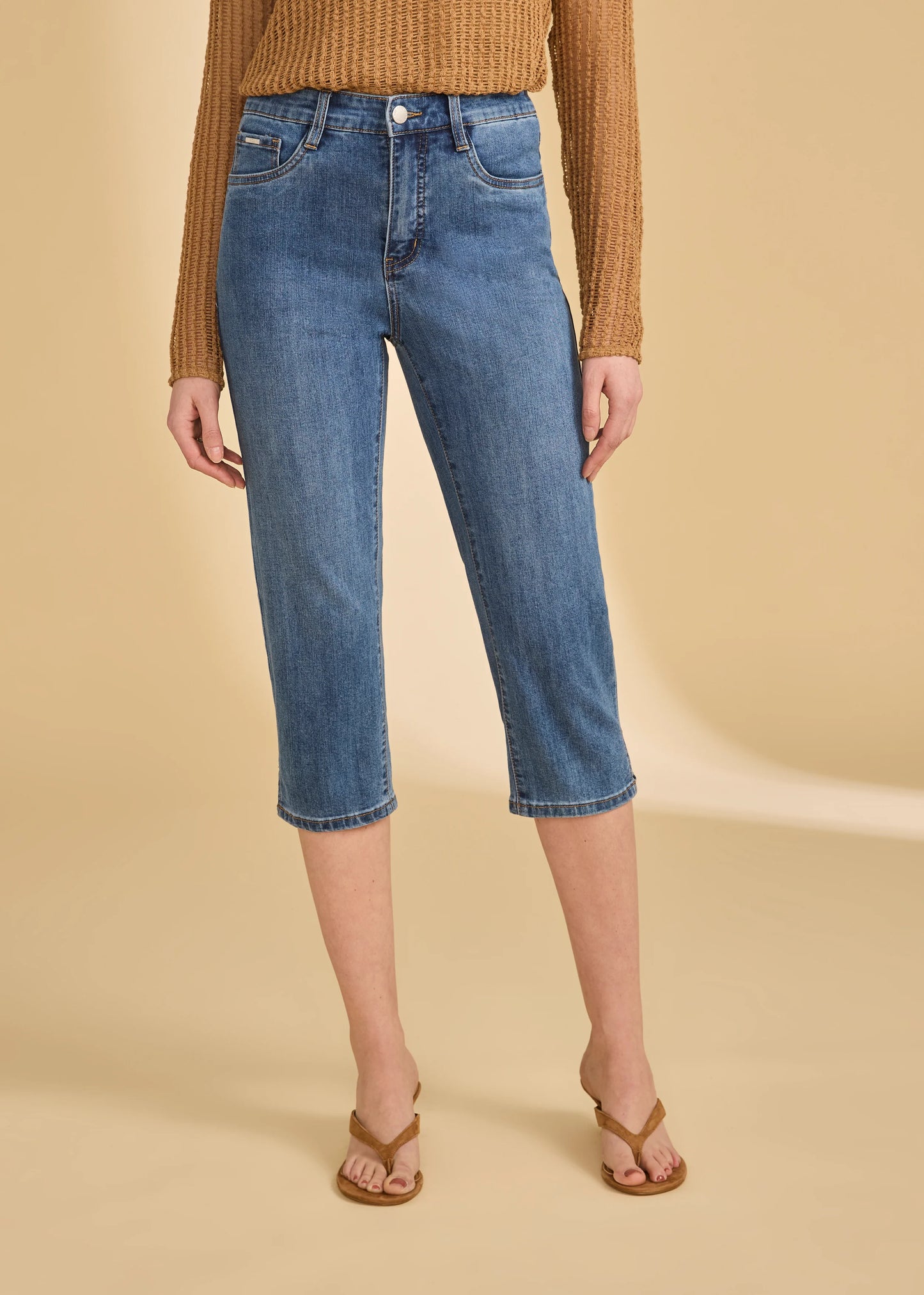 FDJ – Basic Suzanne Capri (Medium Wash)
